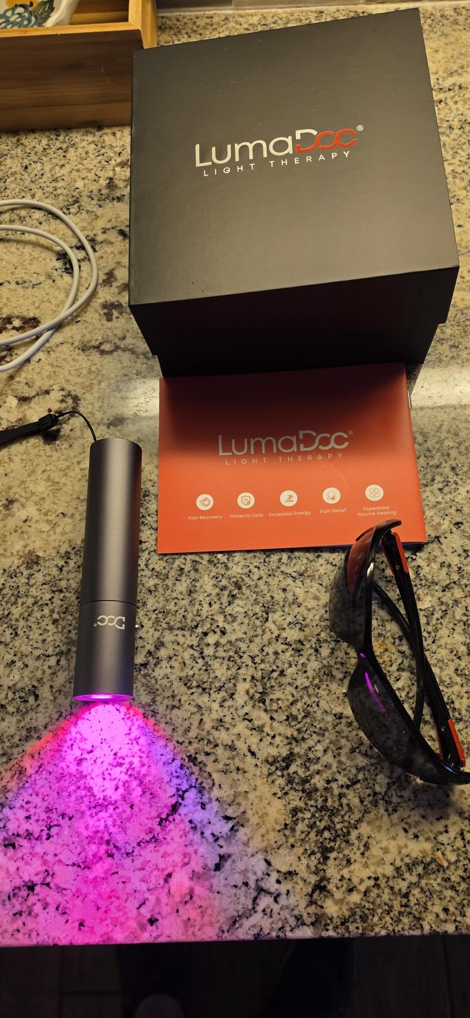 Handheld Red Light Therapy for Body, LED Light Treatment Device with Blue and NIR Infrared for Pain Relief, Portable Wand for Face, Neck, Back, Shoulder & Feet customer photo 1
