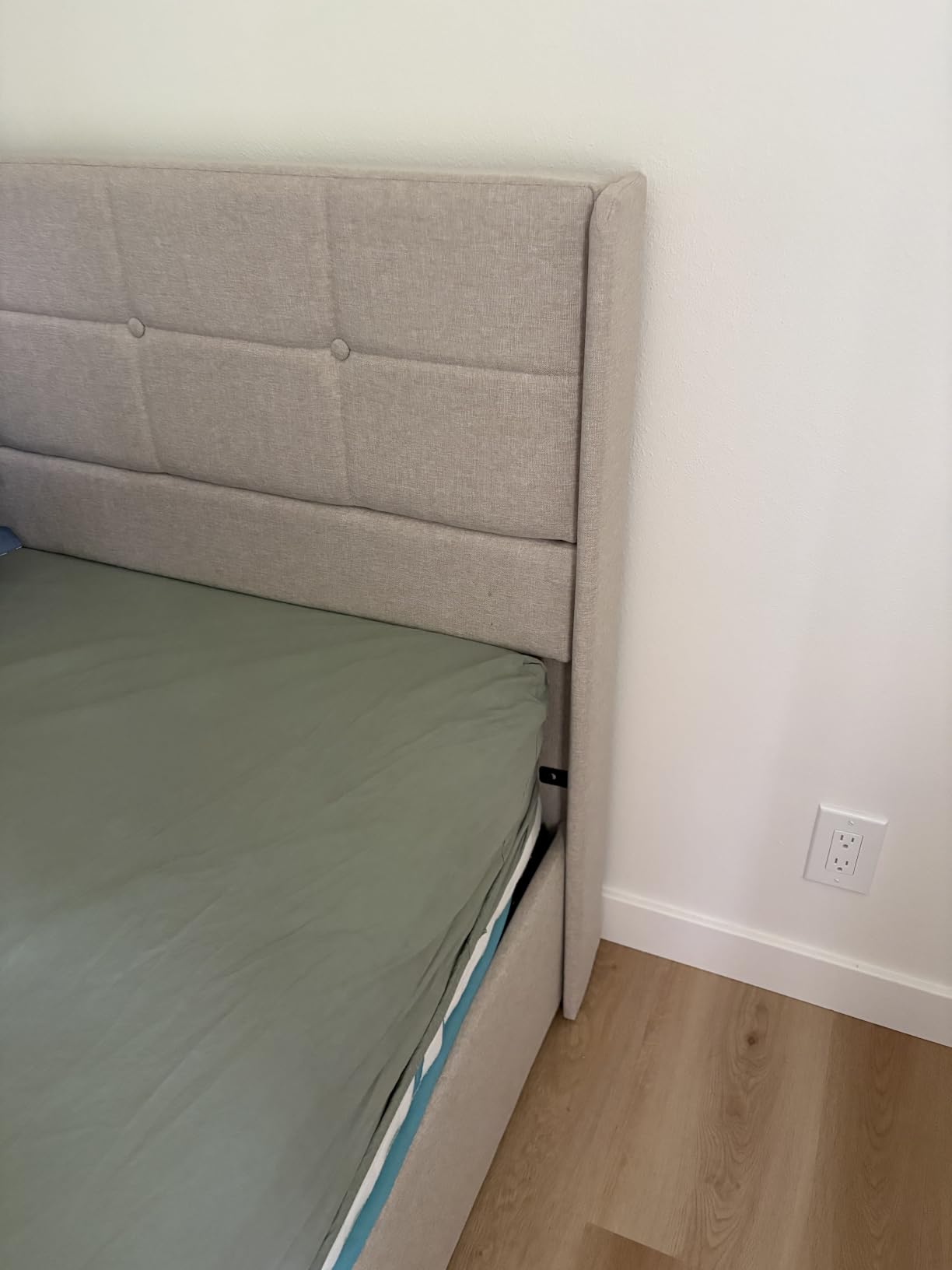 HISOFT King Size Lift Up Storage Bed Frame, Linen Upholstered Platform Bed with Wingback Headboard, Heavy Duty Hydraulic Gas Lift Underbed Space, Reinforced Full Metal Slats, Noise Free, Beige customer photo 2