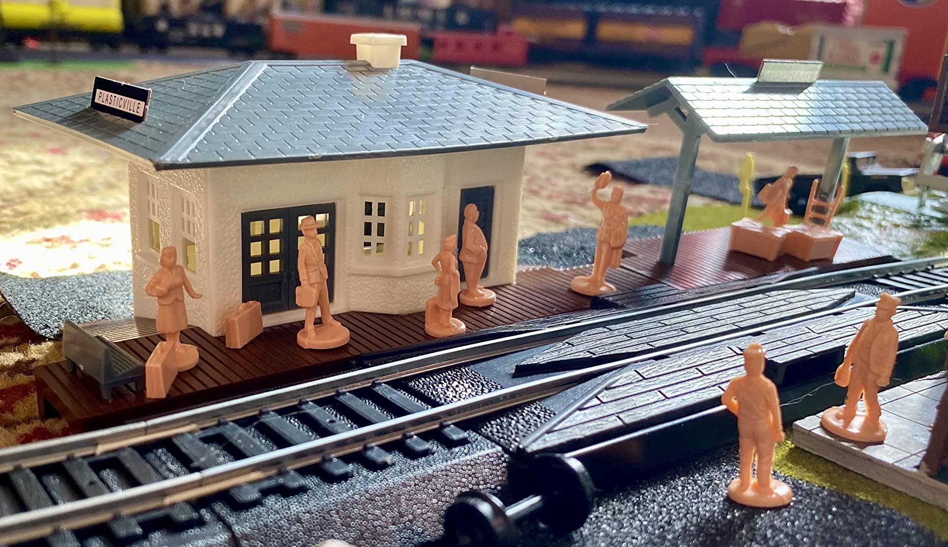 Bachmann Trains Chattanooga Ready to Run 155 Piece Electric Train HO Scale - Complete Starter Set customer photo 1