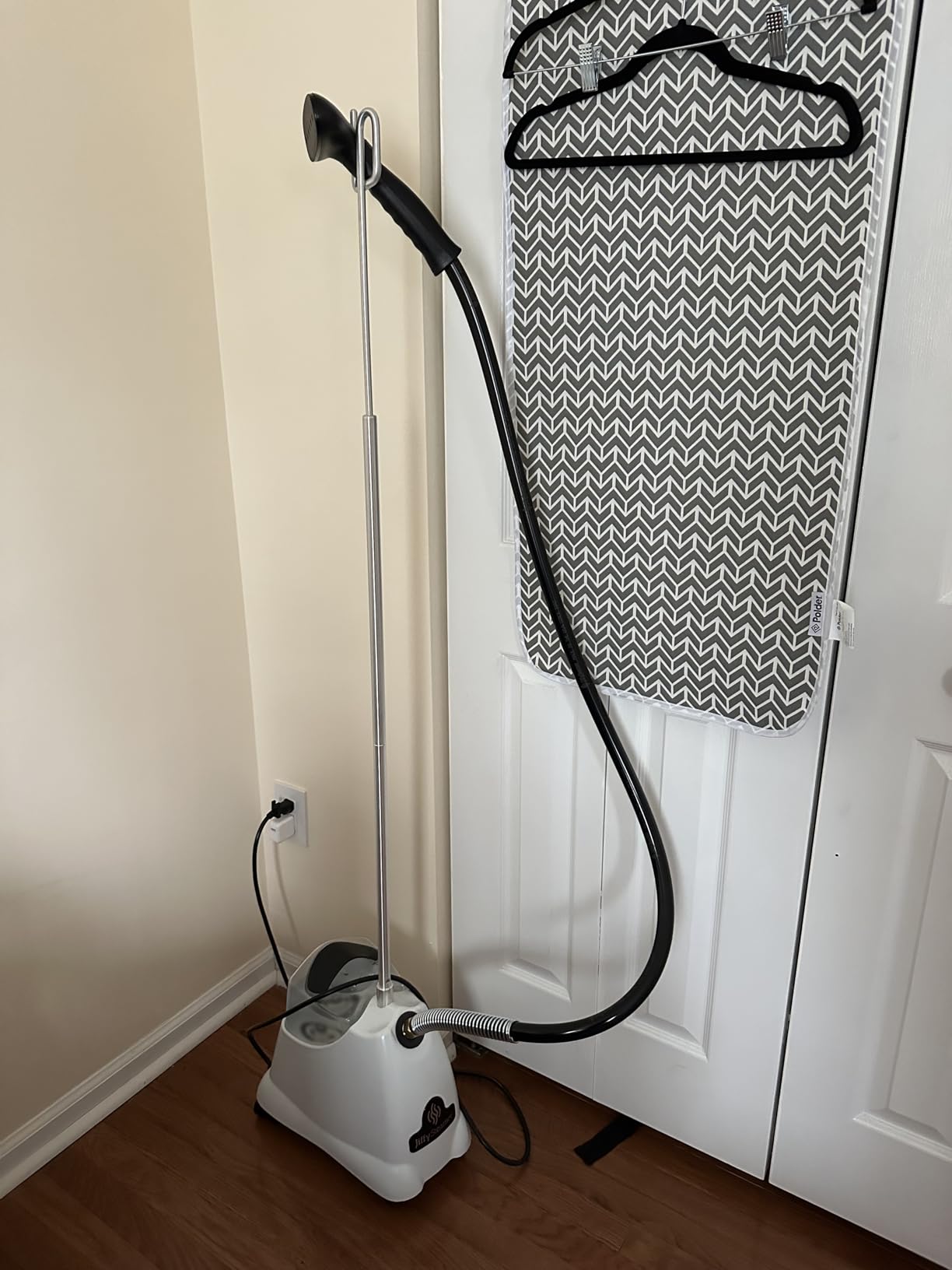 Steamer J-2000 Jiffy Garment Steamer with Plastic Steam Head, 120 Volt, Beige customer photo 1