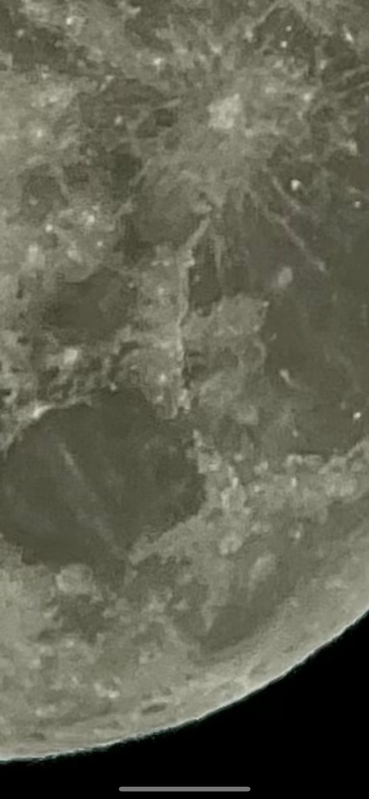 Celestron Moon Filter for Telescopes - Fits Most 1.25 inch Eyepieces | Reduces Lunar Glare, Improves Contrast, Reveals Surface Detail customer photo 1