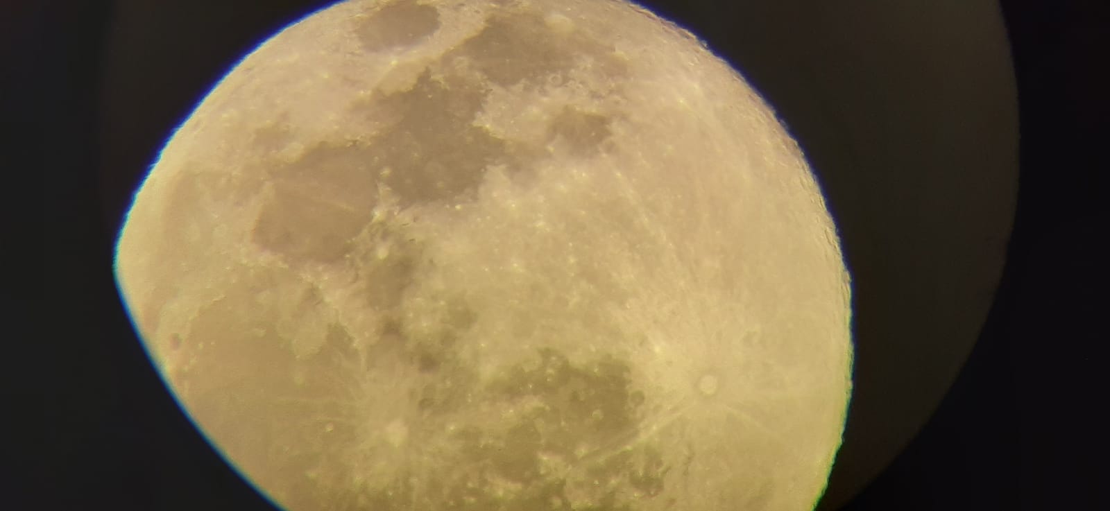 Celestron Moon Filter for Telescopes - Fits Most 1.25 inch Eyepieces | Reduces Lunar Glare, Improves Contrast, Reveals Surface Detail customer photo 2