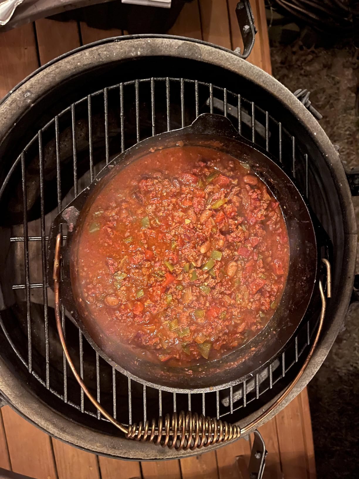 Lodge Seasoned Cast Iron Dutch Oven with Bail Handle - Heavy Duty Campfire Ready Cooking Pot with Lid for Indoor& Outdoor Cooking - 7 Quart customer photo 1