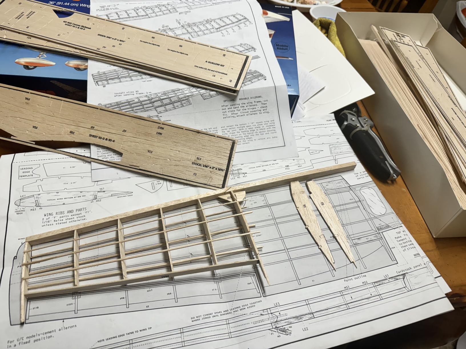 Guillow's Cessna Skyhawk Model Kit, Small customer photo 1