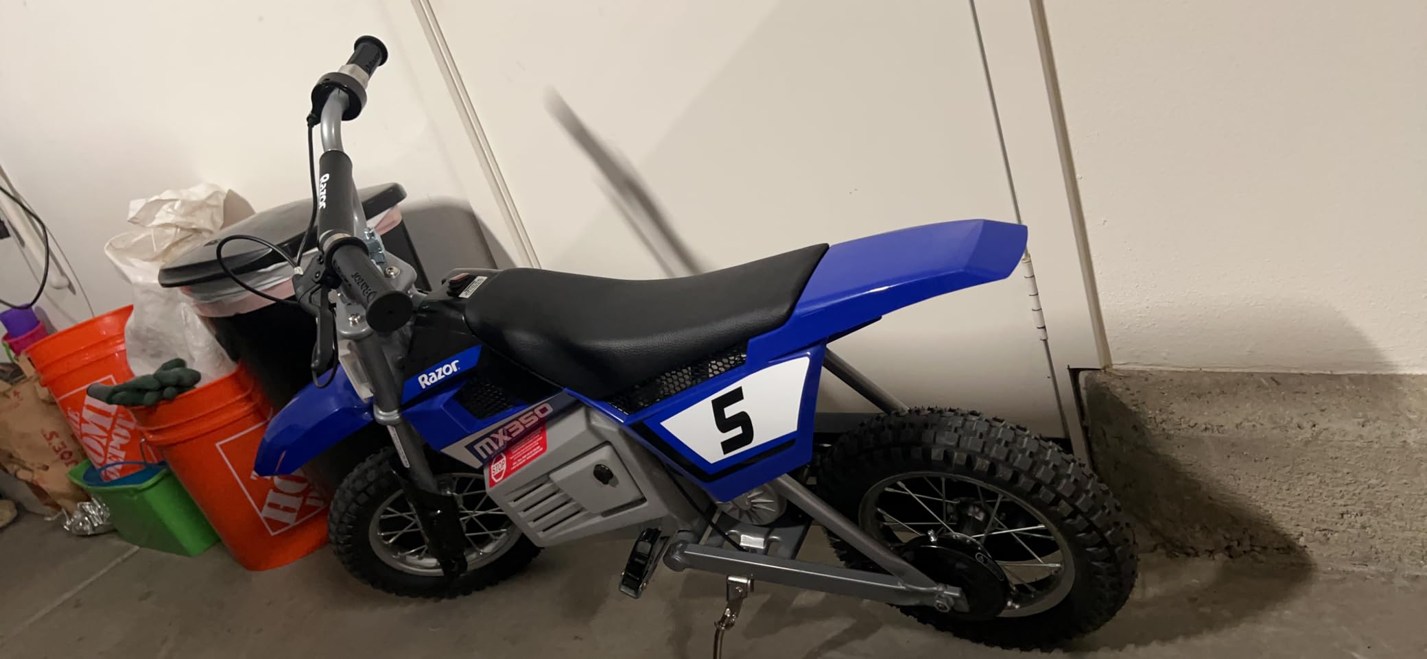 Razor MX350 Dirt Rocket Kids Ride On High-Torque 24V Electric Toy Motocross Motorcycle Dirt Bike, Speeds up to 14 MPH customer photo 2