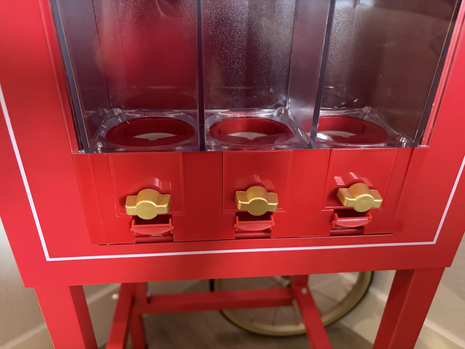 Nostalgia Popcorn Maker Machine - Professional Cart With 8 Oz Kettle Makes Up to 32 Cups - Vintage Popcorn Machine Movie Theater Style - Red customer photo 2