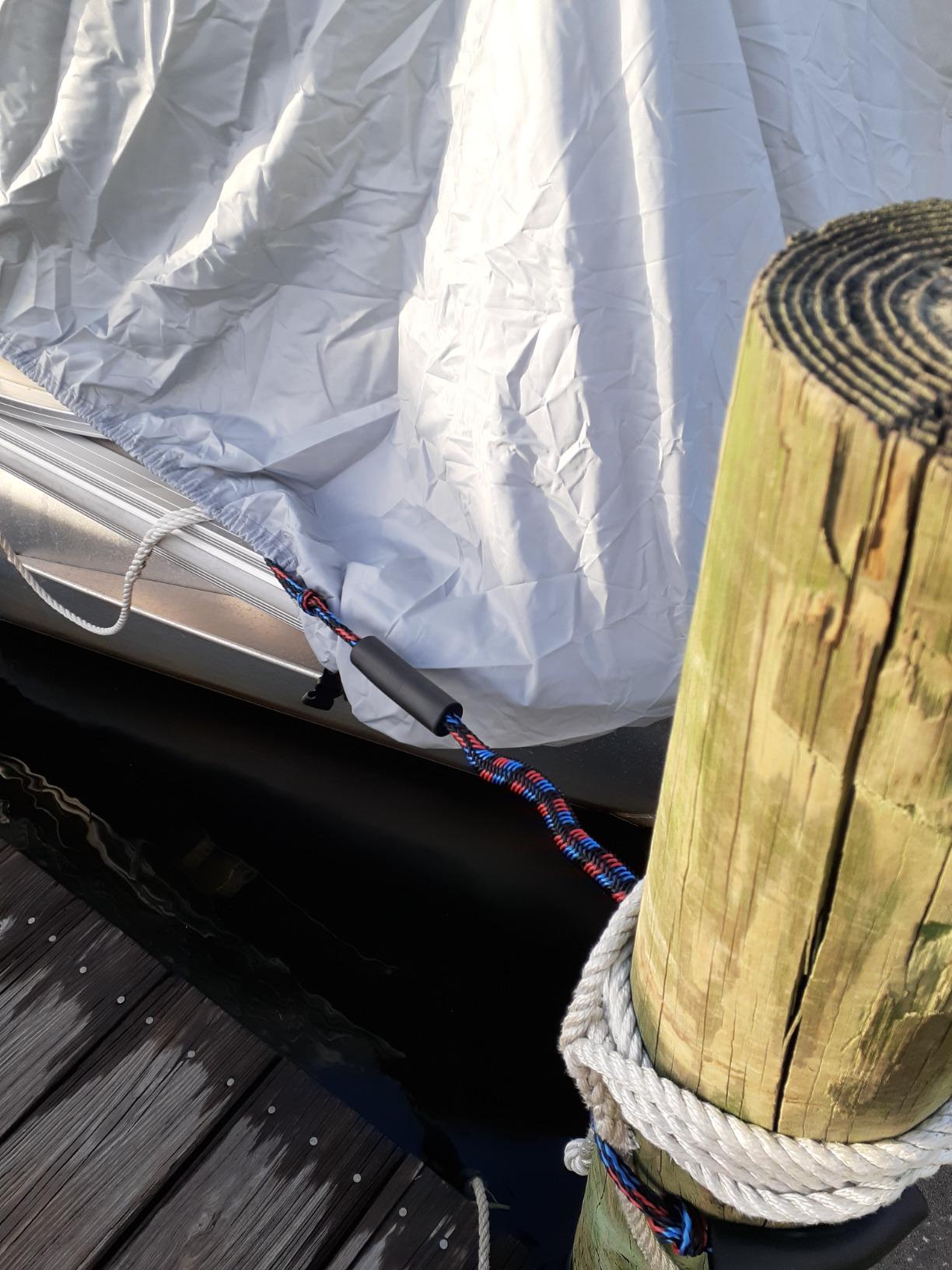 AIRHEAD AHDL-4 Bungee, Dockline For Watercraft 4 Feet customer photo 1