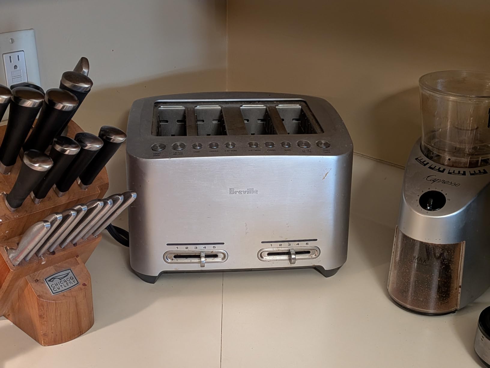 Breville BTA840XL Die-Cast Smart Toaster, 4 Slice, Brushed Stainless Steel customer photo 1
