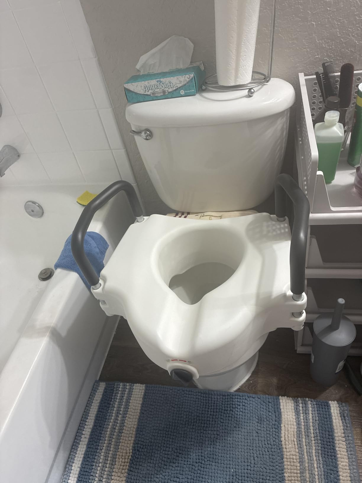 Drive Medical 2-in-1 Raised Toilet Seat with Removable Padded Arms customer photo 1