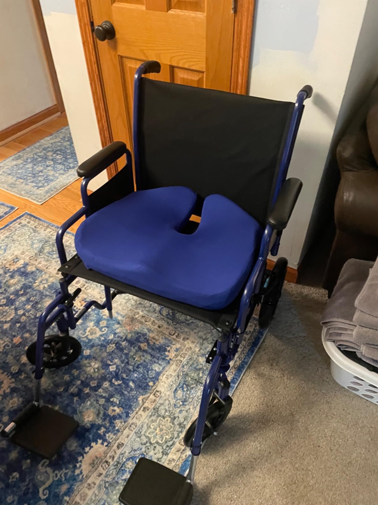 Drive Medical BTR22-R Bariatric Heavy-Duty Transport Wheelchair, Red | Reinforced Steel Construction and Easy-Fold Design customer photo 1