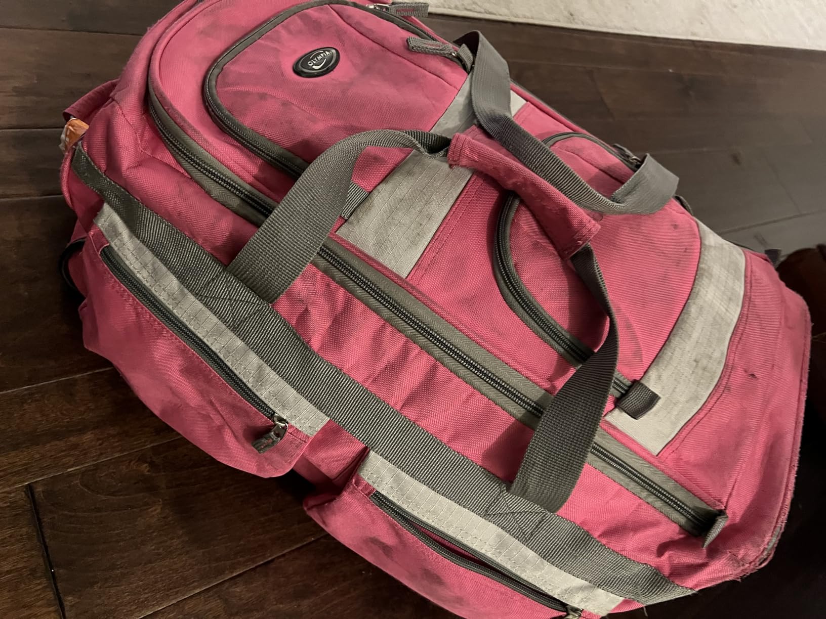 Olympia U.S.A. 33 inch Jumbo Size 8 Pockets Wheeled Rolling Duffel Bag Water Resistant Luggage Lightweight Travel Suitcase with Retractable Handle customer photo 2