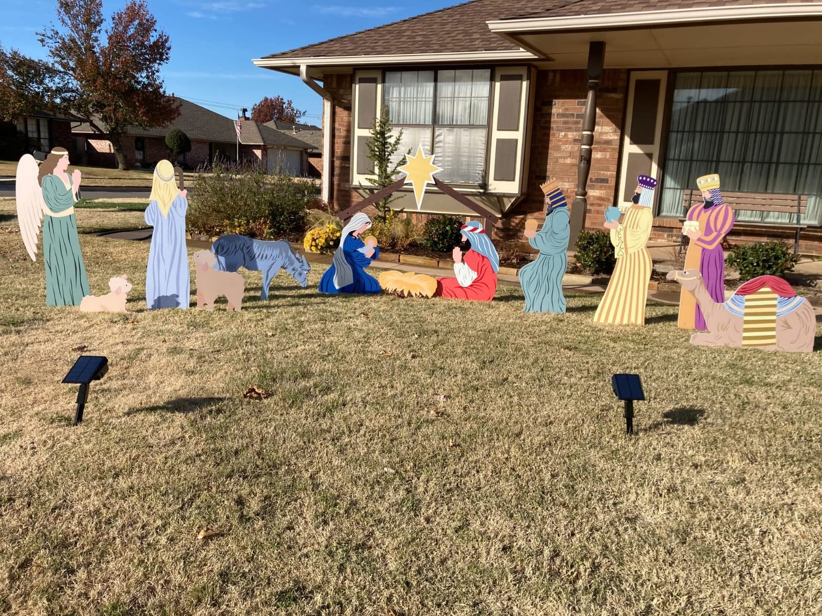 Complete Nativity Scene - 12 Weatherproof Nativity Set Figures for Outdoor Christmas Decoration - Easy to Assemble & Store - Standard, Colorful customer photo 1