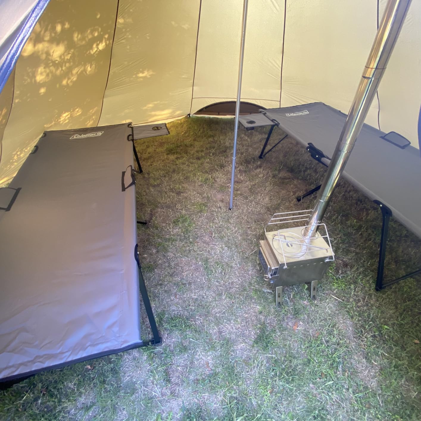 Coleman Pack-Away Big 'n Tall Camping Cot with Removable Side Table, Extra Wide Cot Fits Adults up to 6ft 6in or 300lbs, Carry Bag Included customer photo 2