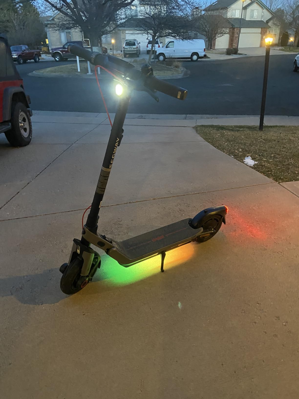 Segway Ninebot E2 Plus II/E2 Pro/E3 Pro Electric Scooter, 15.5-20 MPH, Long Range, Dual Elastomer Suspension (E3 Pro only), Foldable Adult Scooter, UL 2272 & 2271 Certified customer photo 2