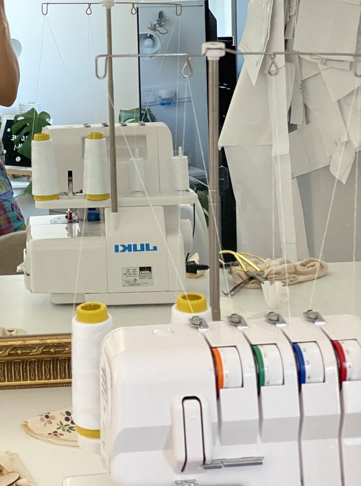 Juki, MO-50E, 3 or 4 Thread Serger, Lay In Tensions, Adjustable Differential Feed, Built In Rolled Hem, Automatic Lower Looper Threader, Retractable Upper Knife customer photo 2