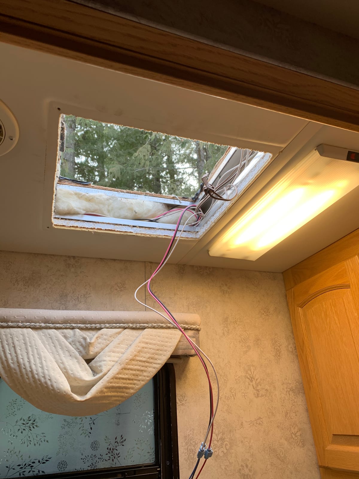 MAXXAIR Maxxfan Plus High Powered 10-Speed RV Intake and Exhaust Fan - Manual or Remote Control Electric Opening, Easy Ceiling Controls, Rain Sensor with Automatic Lid Closure, Smoke (00-04500K) customer photo 1