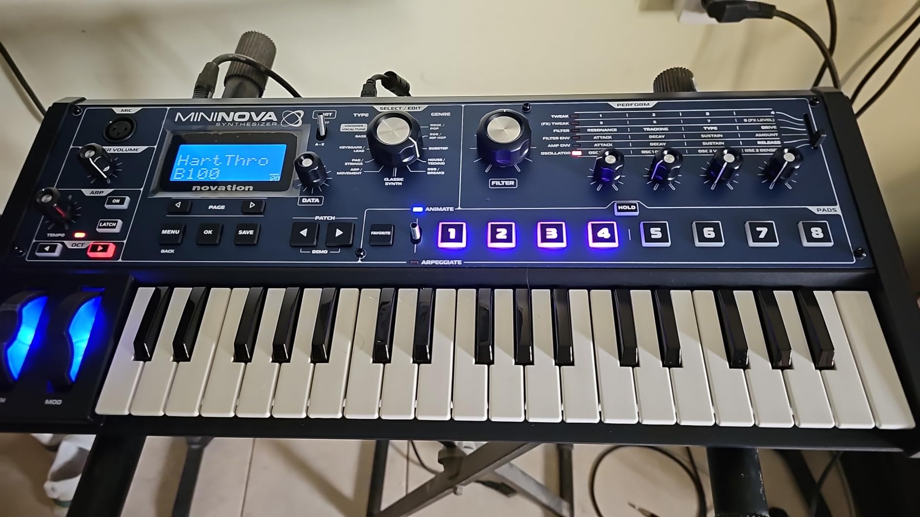 Novation MiniNova Analogue Modelling Compact 37 Mini-key Synth - Blue customer photo 1
