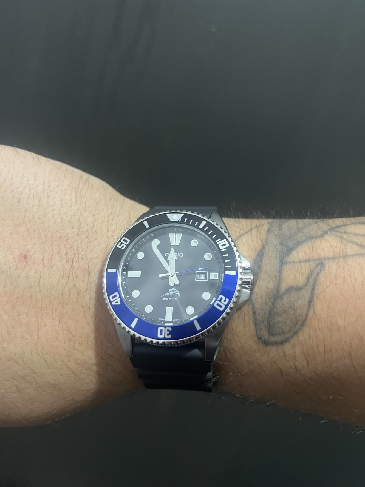 Casio MDV106 Series | Unisex Analog Watch | 200M WR | Stainless Steel Case | Resin Band | 2 Hand Analog (HR, Min, SEC) | Date Display | Screw Down Crown/Screw Down Caseback | 3 Year Battery customer photo 2