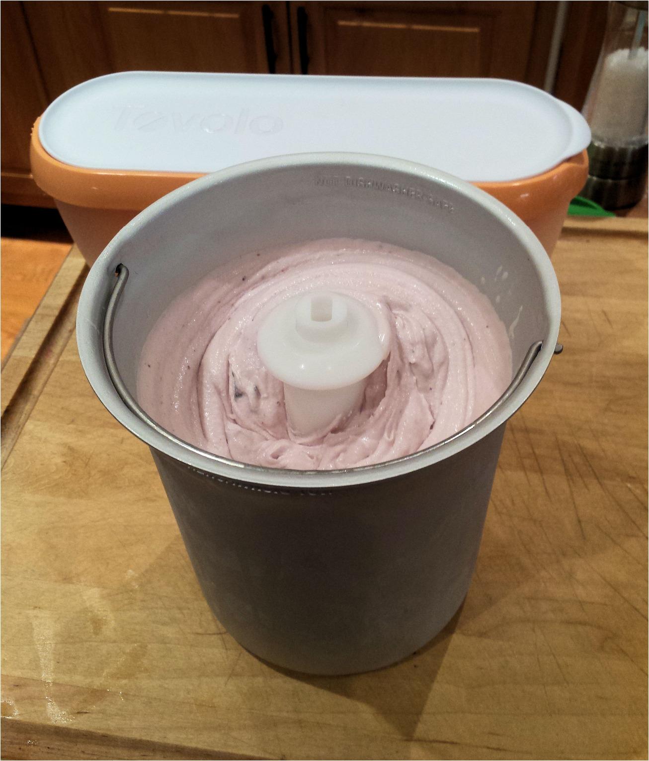 Breville BCI600XL Smart Scoop Ice Cream Maker, Brushed Stainless Steel | Create delicious homemade ice cream, sorbet, gelato, and frozen yogurt with 12 different hardness settings customer photo 1