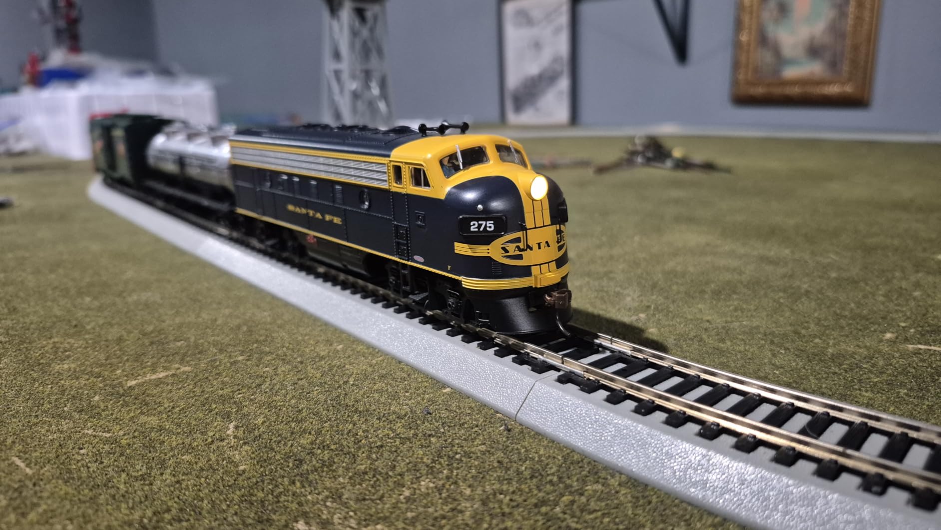 Bachmann Trains Thunder Chief DCC Sound Value Ready To Run Electric Train Set - HO Scale customer photo 1