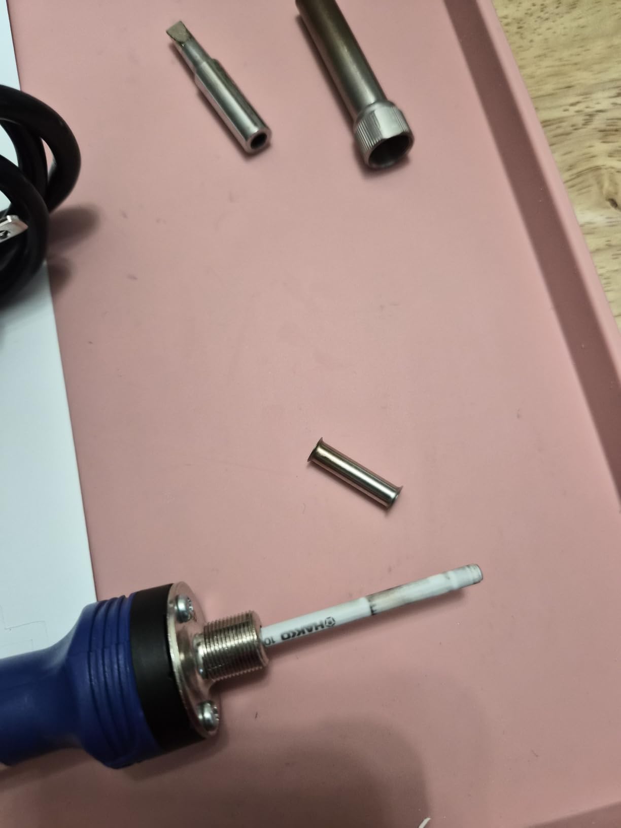 Hakko FX601-02 Adjustable Temperature Controlled Soldering Iron, 67 Watts customer photo 1