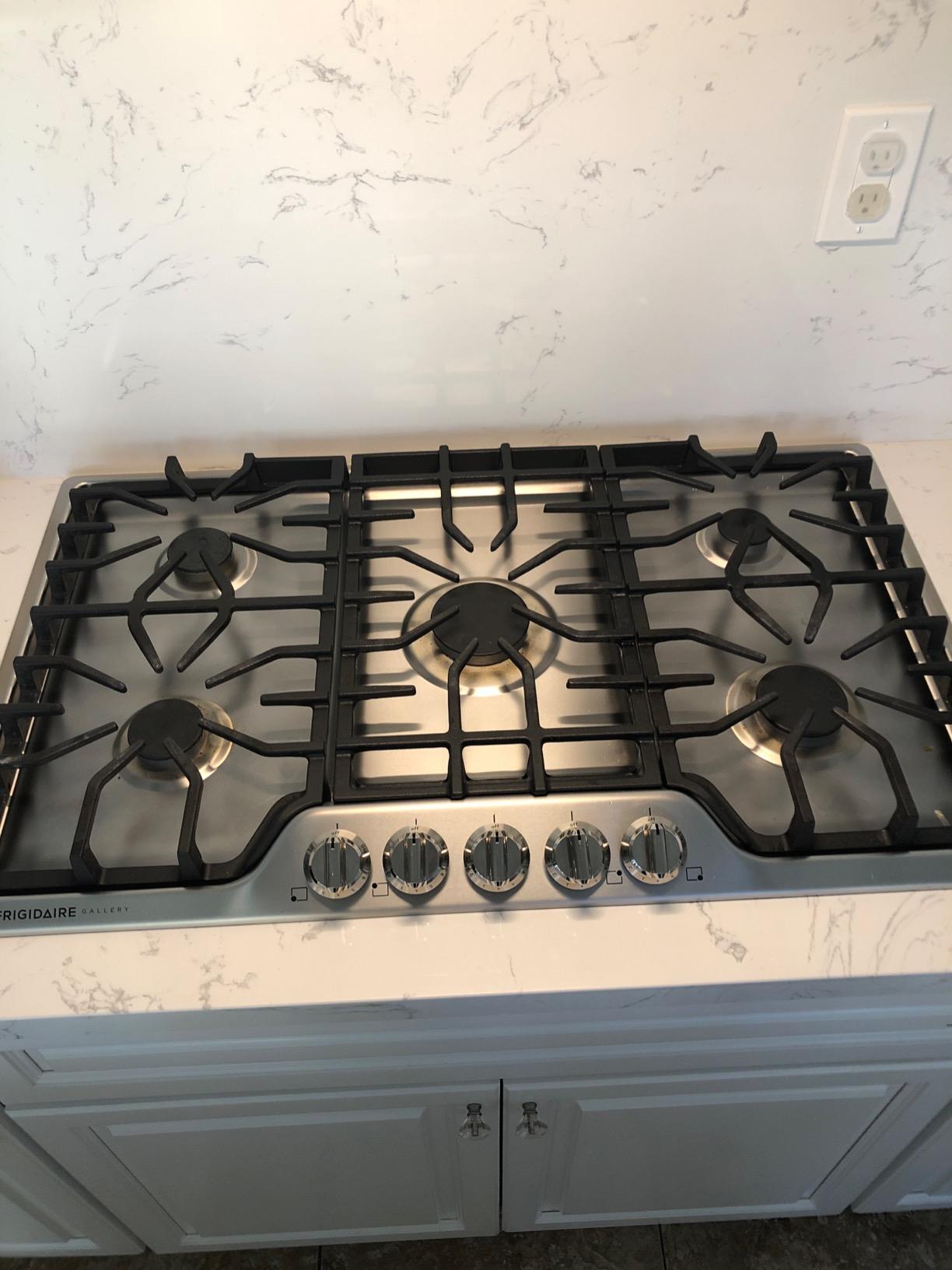 Frigidaire Gallery 36 Inch Stainless Steel Gas Cooktop, 5-Burner Range with Liquid Propane Cooktop Conversion Kit, FGGC3645QS customer photo 2