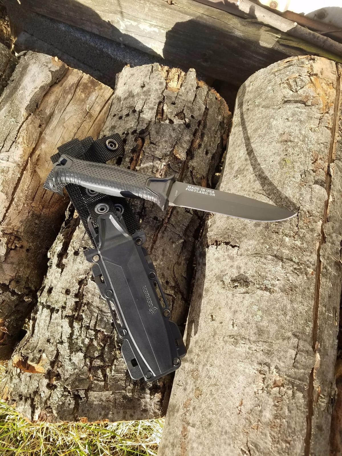 Gerber Gear StrongArm Fixed Blade Knife - Tactical Survival Knife for Camping & Hunting - Made in USA - Plain Edge - Black customer photo 2