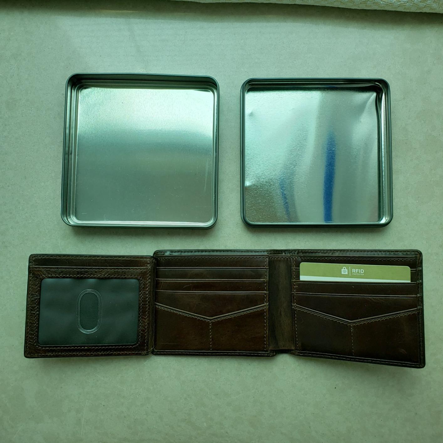 Men's Wallet, Derrick Leather RFID-Blocking Wallet, Bifold with Flip ID, Brown customer photo 1