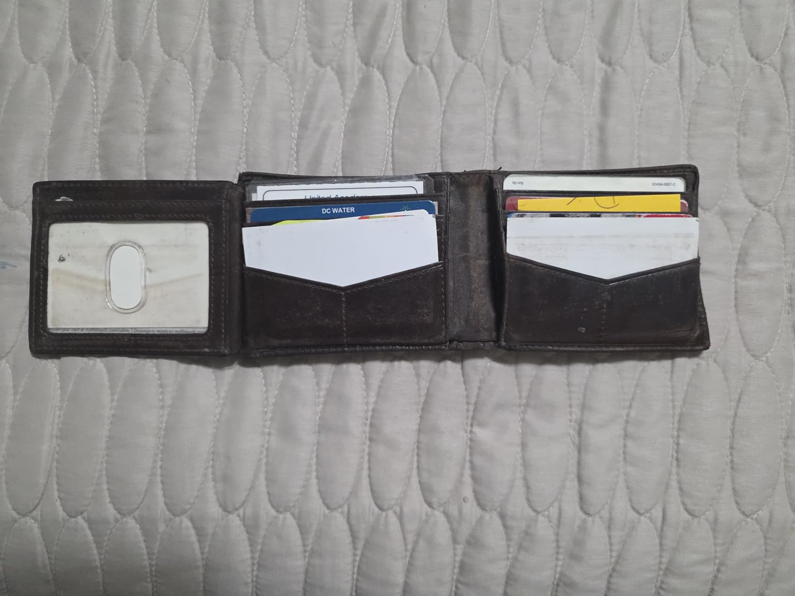Men's Wallet, Derrick Leather RFID-Blocking Wallet, Bifold with Flip ID, Brown customer photo 2