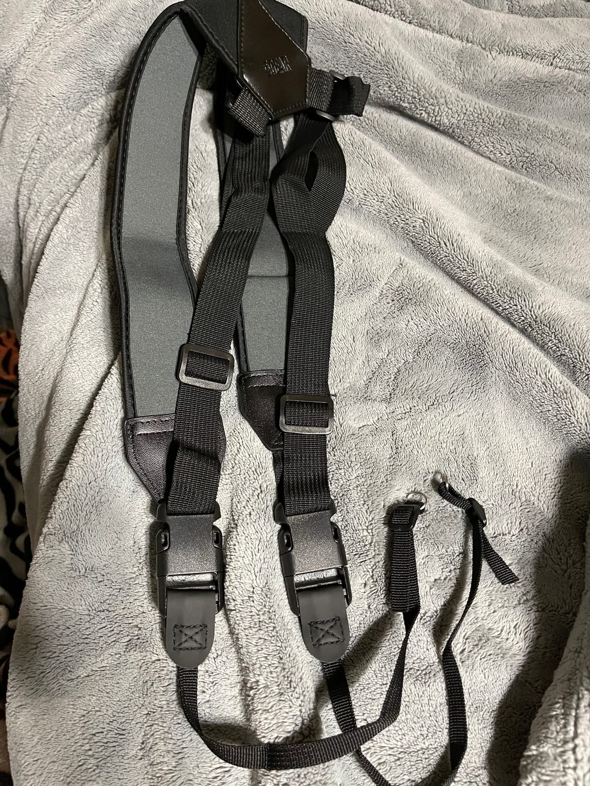 USA Gear DSLR Camera Strap Chest Harness with Quick Release Buckles, Black Neoprene Pattern and Accessory Pockets - Compatible with Canon, Nikon, Sony and More Point and Shoot and Mirrorless Cameras customer photo 2