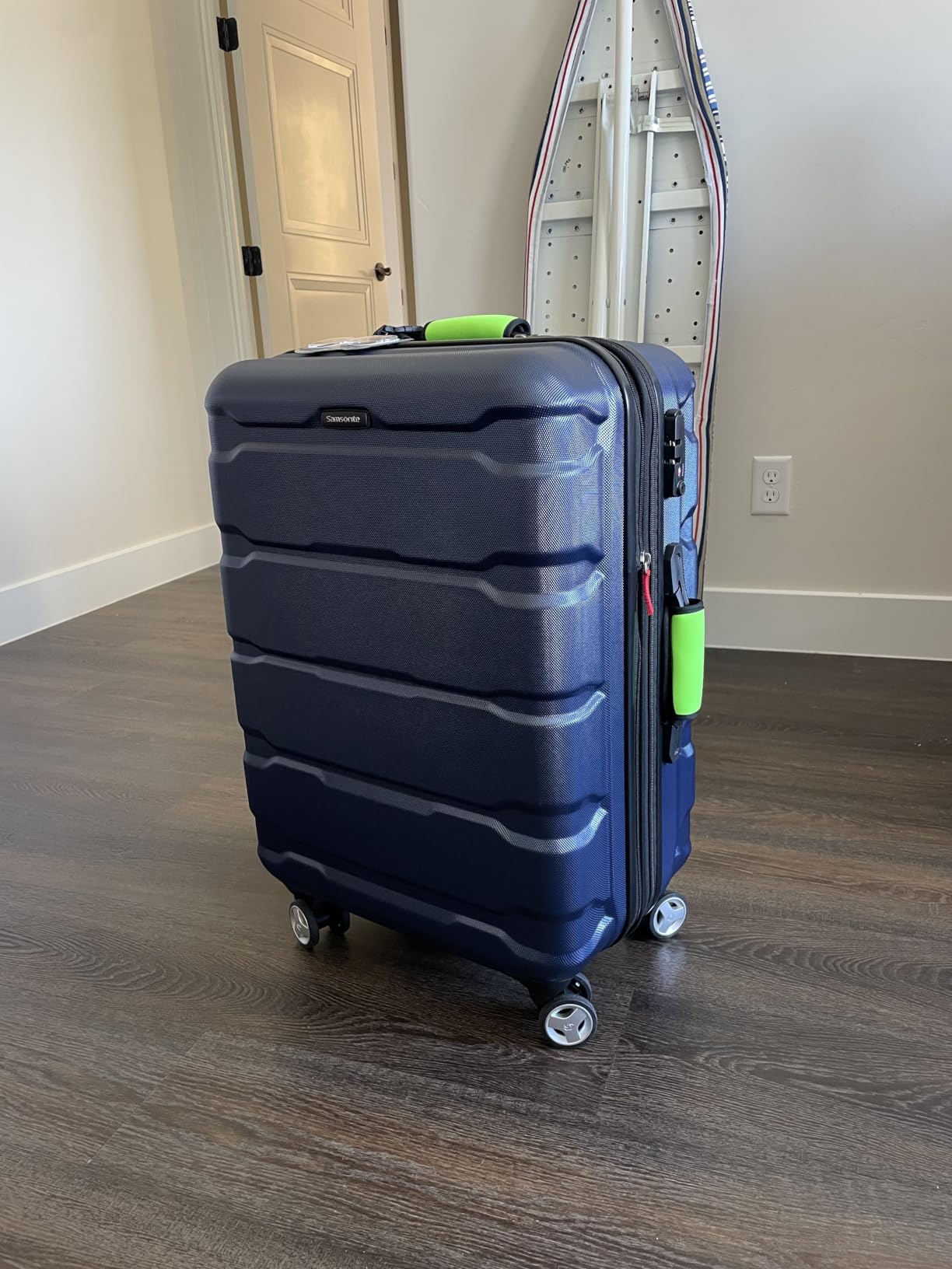 Samsonite Omni PC Hardside Expandable Luggage with Spinner Wheels, Teal, Checked-Medium 24-Inch customer photo 1