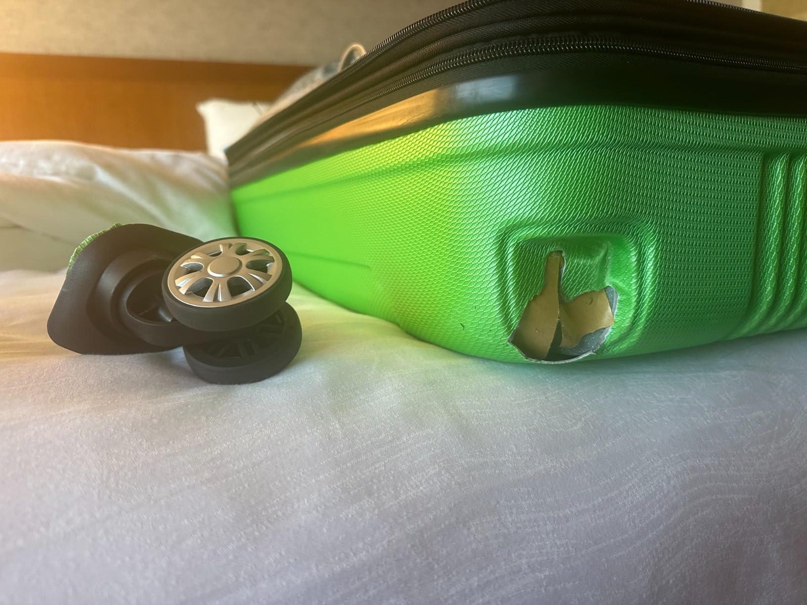 Rockland London Hardside Spinner Wheel Luggage, Charcoal, 3-Piece Set (20/24/28) customer photo 2