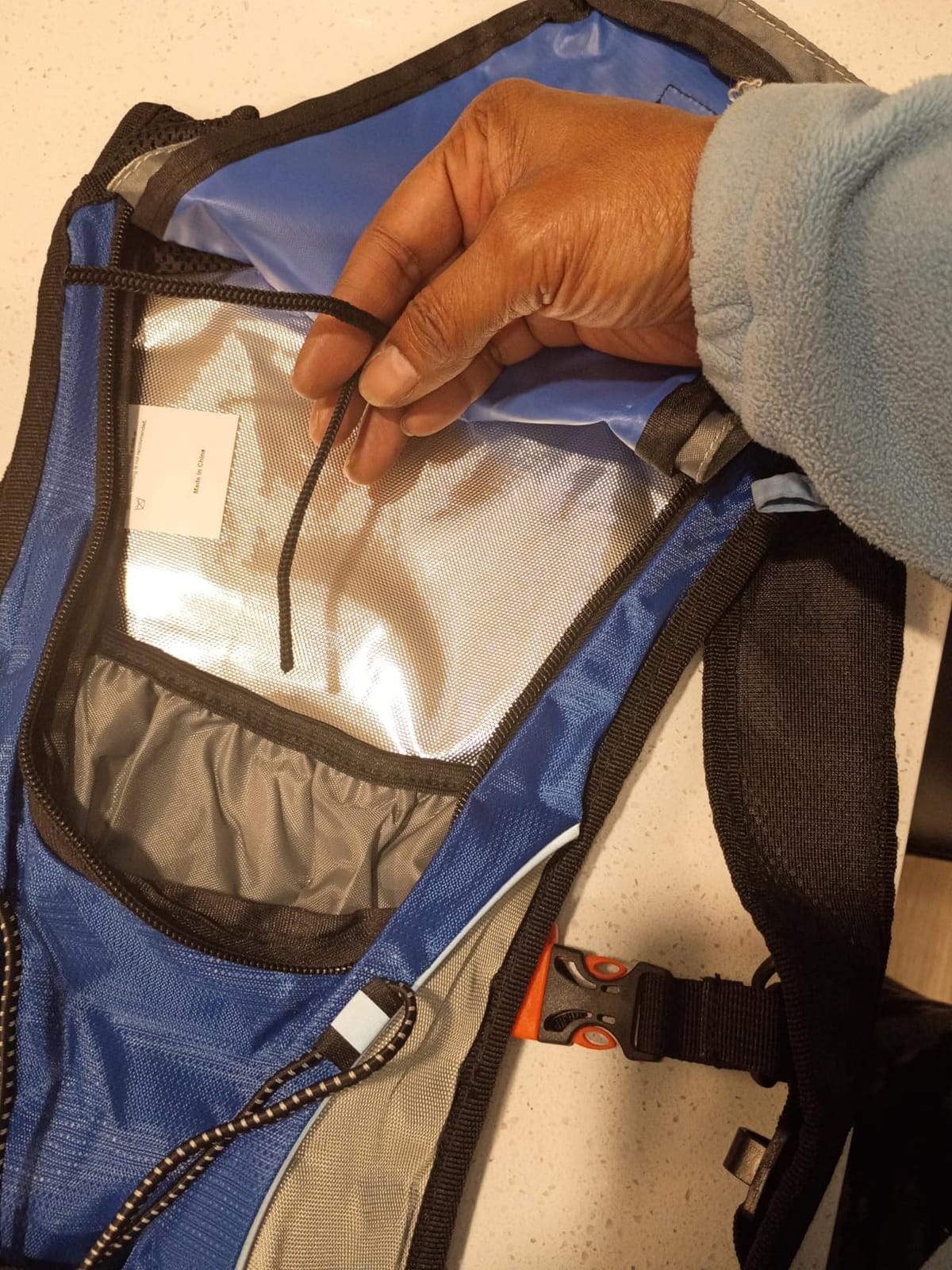 KUYOU Running Hydration Vest - Lightweight Insulated Hydration Backpack with 2L Water Bladder customer photo 1