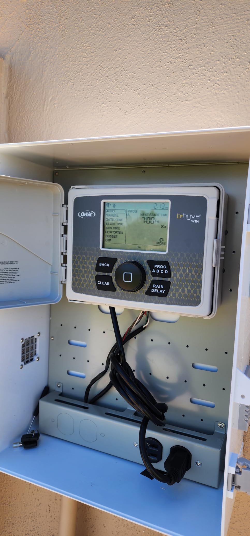 Orbit B-hyve Smart Indoor/Outdoor Sprinkler Controller - 6-Zone - App Controlled Smart Controller with Custom Irrigation Schedules - Weatherproof Multi-Zone Sprinkler System - 57946 customer photo 1