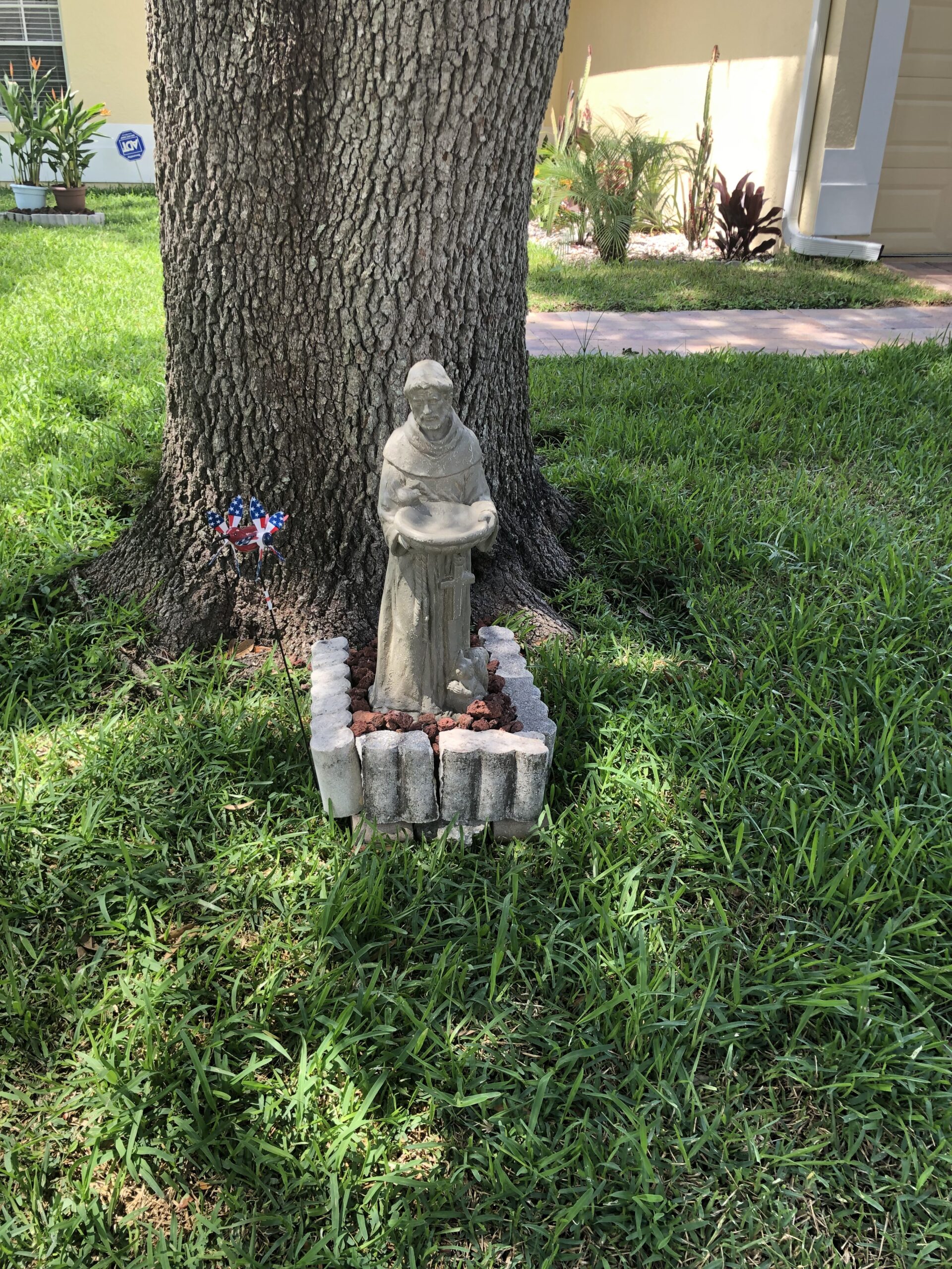 Bits and Pieces St Francis Garden Statue Bird Feeder - Saint Francis of Assisi Statue Outdoor Garden Statuary - 26