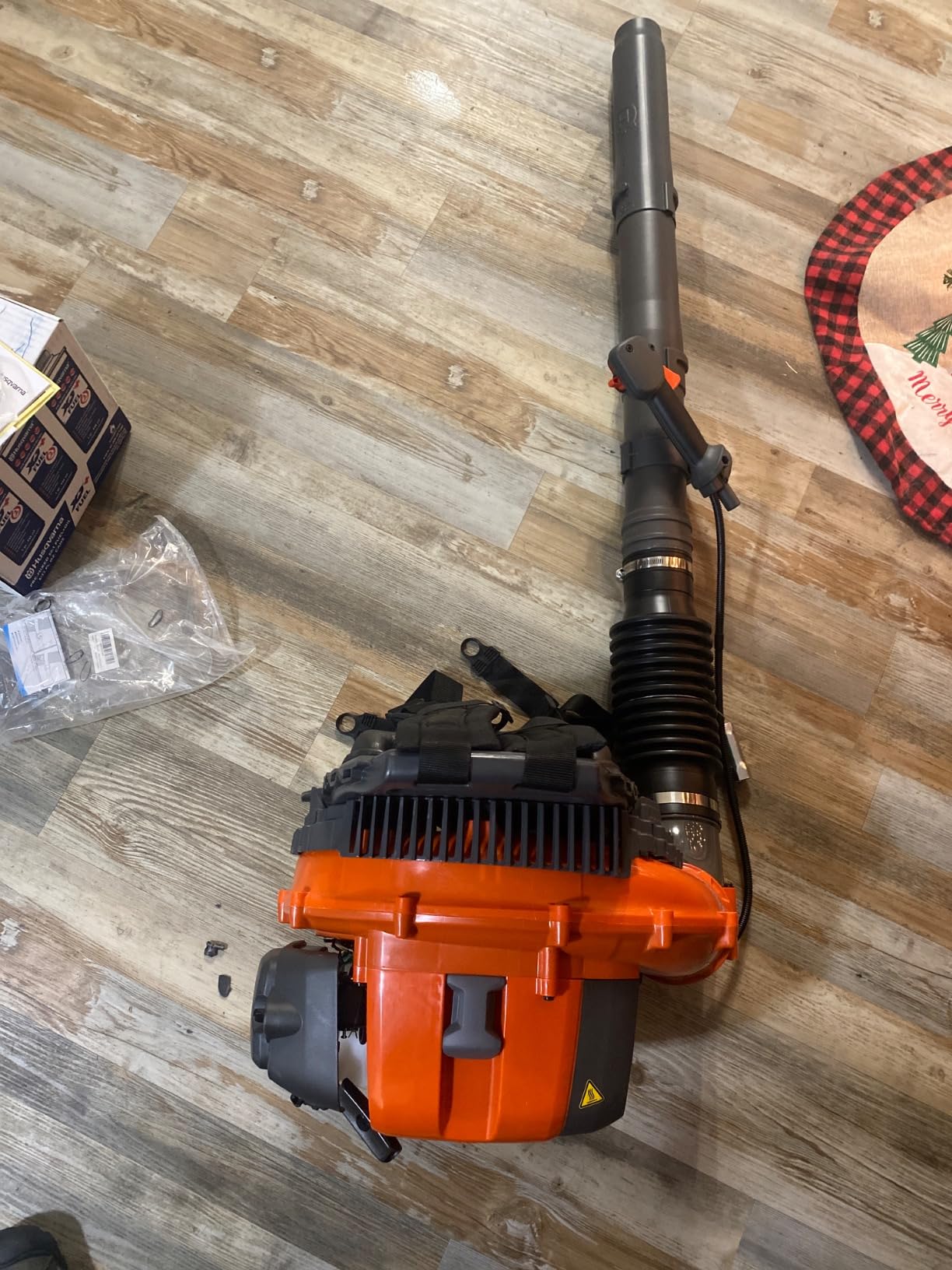 Husqvarna 360BT Gas Backpack Leaf Blower, 65.6-cc 3.81-HP 2-Cycle | Leaf Blower 890-CFM/232-MPH/30-N Powerful Clearing performance and Load Harness for small and large yard cleanup customer photo 1