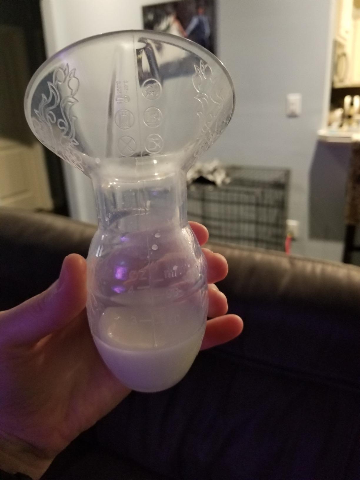 Haakaa Silicone Breastfeeding Manual Breast Pump Milk Pump 100% Food Grade Silicone BPA PVC and Phthalate Free | 4 oz Capacity customer photo 2