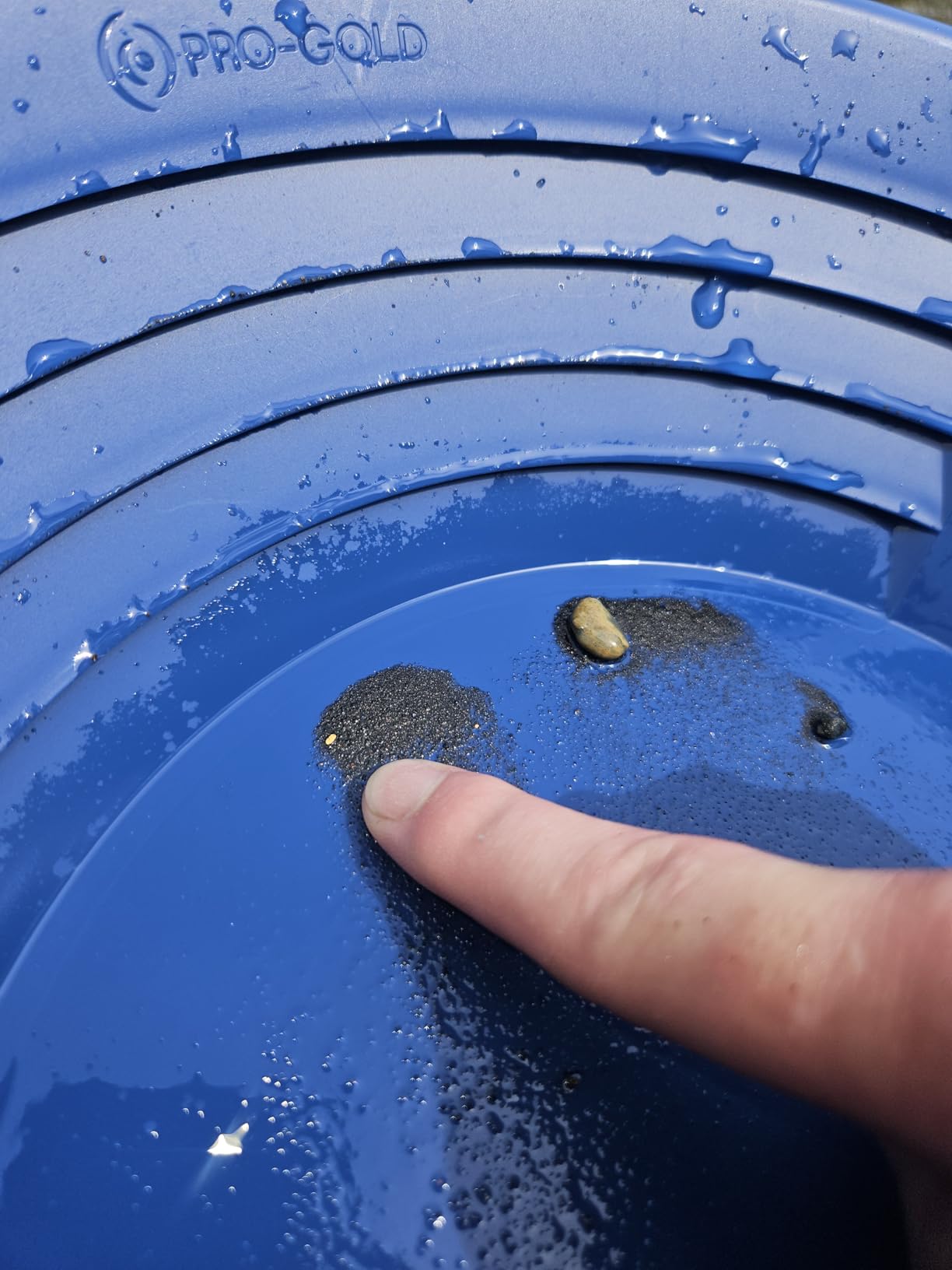 PRO-Gold Panning Kit - 2 Gold Pans, 1 Classifier, 1 Convertible Carry Bag & More customer photo 2