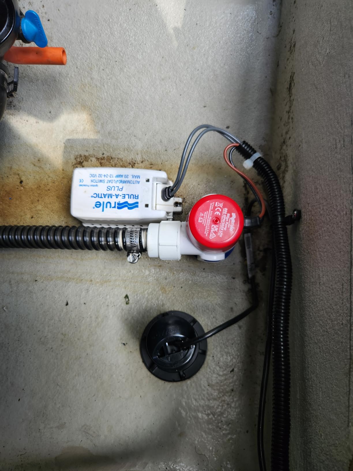 Rule 20DA, Standard Bilge Pump Non-Auto, Submersible, 800 GPH, 12V | Marine Bilge Pump for Boats customer photo 1