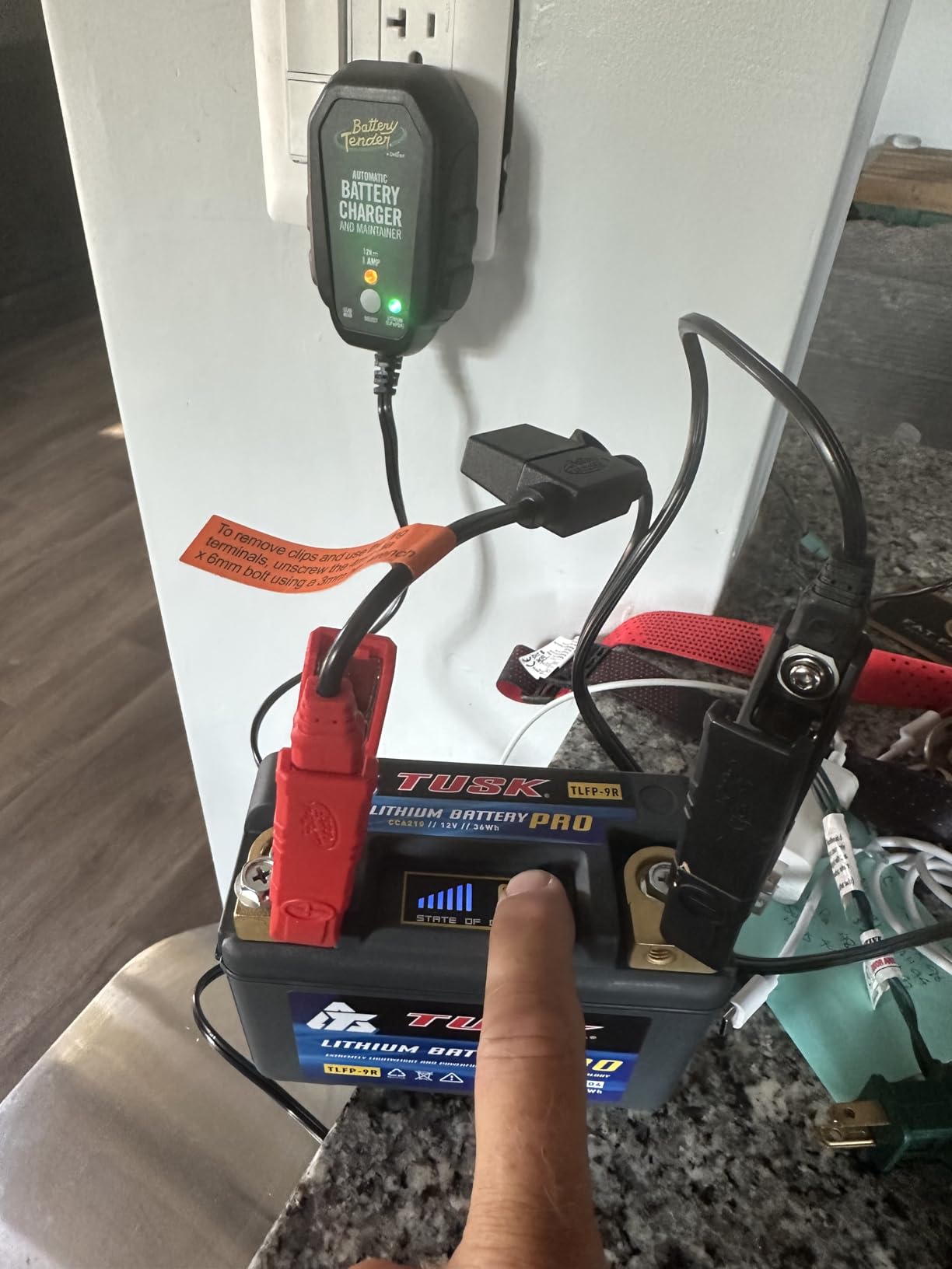 Battery Tender Junior 12V, 800mA Battery Charger and Maintainer for Lead Acid and Lithium Batteries - Switchable Battery Charger for Powersports - 022-0199-DL-WH customer photo 1