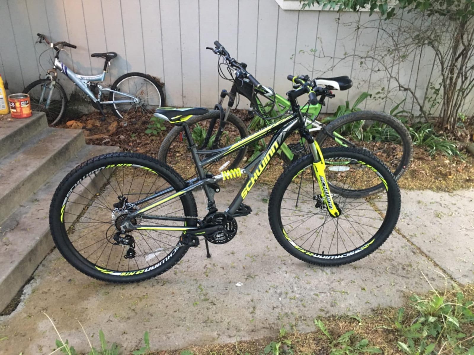 Schwinn Traxion Mountain Bike for Adult Men Women, 29-Inch Wheels, Full Suspension, 24-Speed Shimano Drivetrain, Trigger Shifter, 18-Inch Aluminum Frame, Mechanical Disc Brake, Matte Grey/Neon Green customer photo 1
