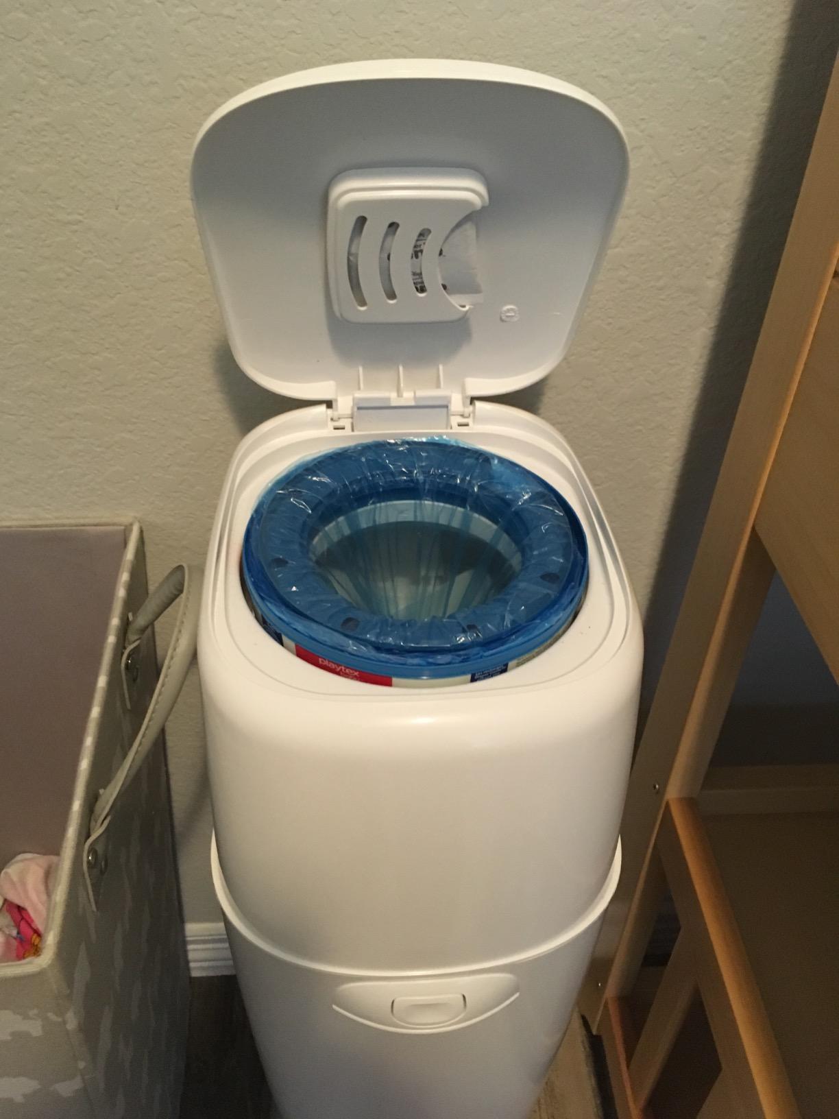 Diaper Genie Complete Diaper Pail (White) - Includes 1 Refill (Holds 270 Newborn Diapers) & 1 Carbon Filter customer photo 2