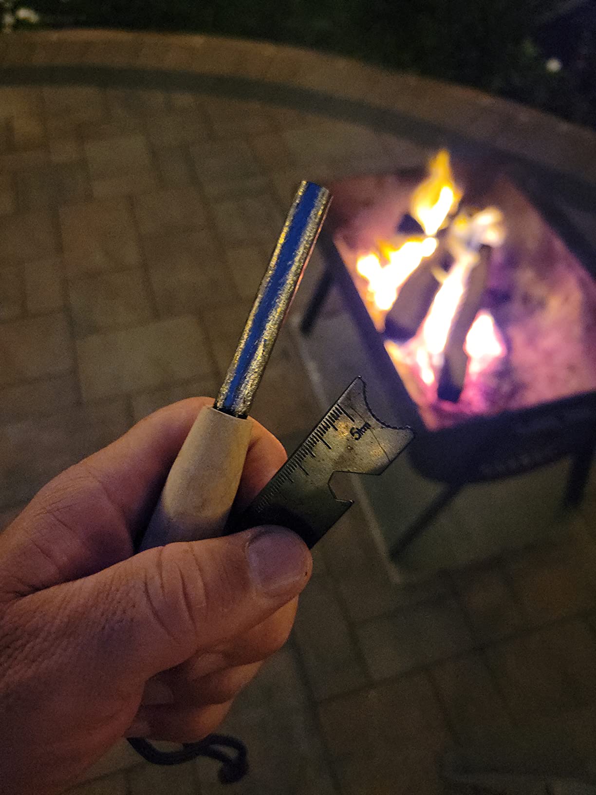 überleben | Zünden Original Ferro Rod Fire Starter Survival Tool – Up to 15,000 Strikes, 3/8