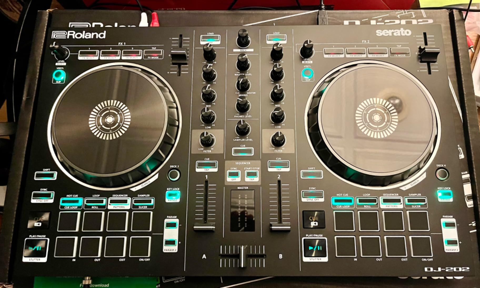 Roland DJ-202 Compact DJ Controller customer photo 1