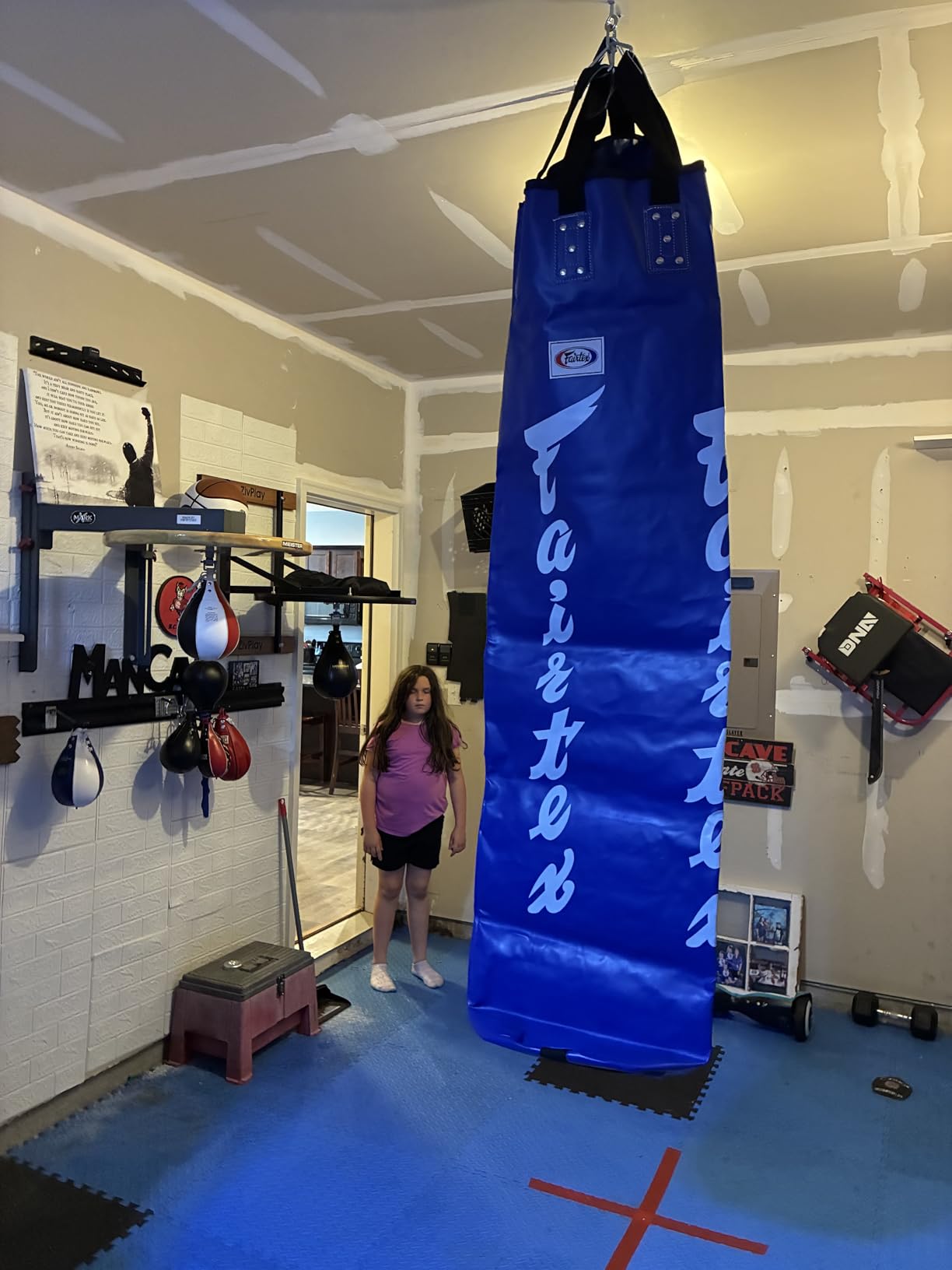 Fairtex HB6 Banana Heavy Bag, Muay Thai MMA Kickboxing Boxing Punching Bag customer photo 1