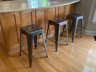Furmax 24 Inch Metal Bar Stools Set of 4, Counter Height Bar Stools Height High Backless Stools Industrial Stackable Bar Chairs for Dining Room Kitchen Indoor Outdoor Stools Bar Chairs (Black) customer photo 2