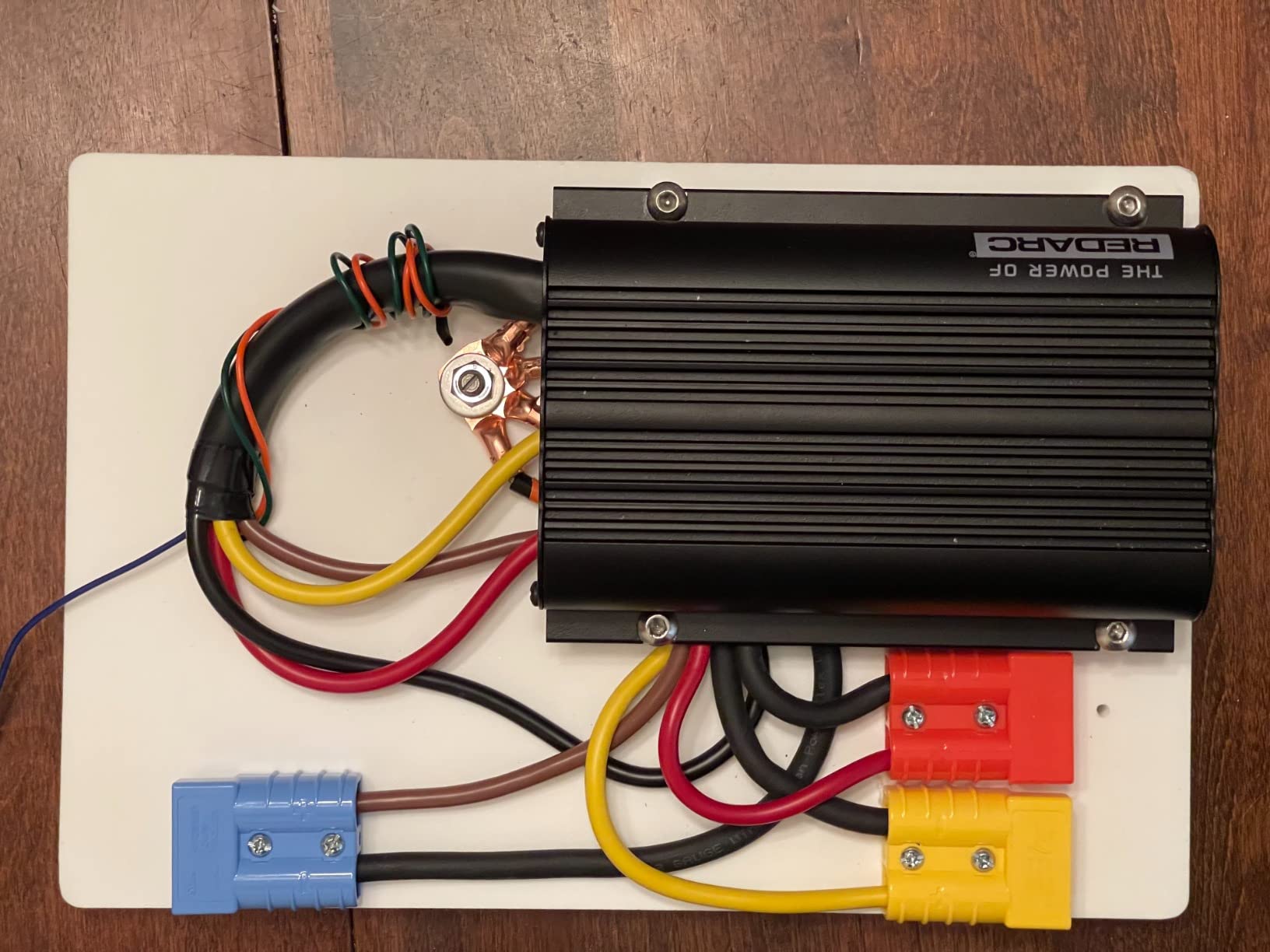 REDARC Dual Input 25A in-Vehicle DC to DC Battery Charger with MPPT Solar Regulator, Green Power Priority, 12V/24V Compatible, for Lithium, AGM, Gel, Lead Acid, Calcium, LiFePO4 Batteries customer photo 2