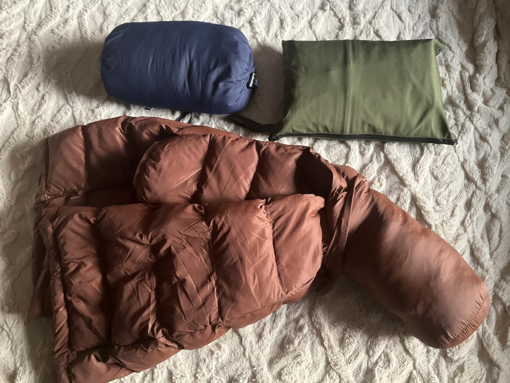 Amazon Essentials Women's Lightweight Water-Resistant Packable Hooded Puffer Coat (Available in Plus Size) customer photo 2
