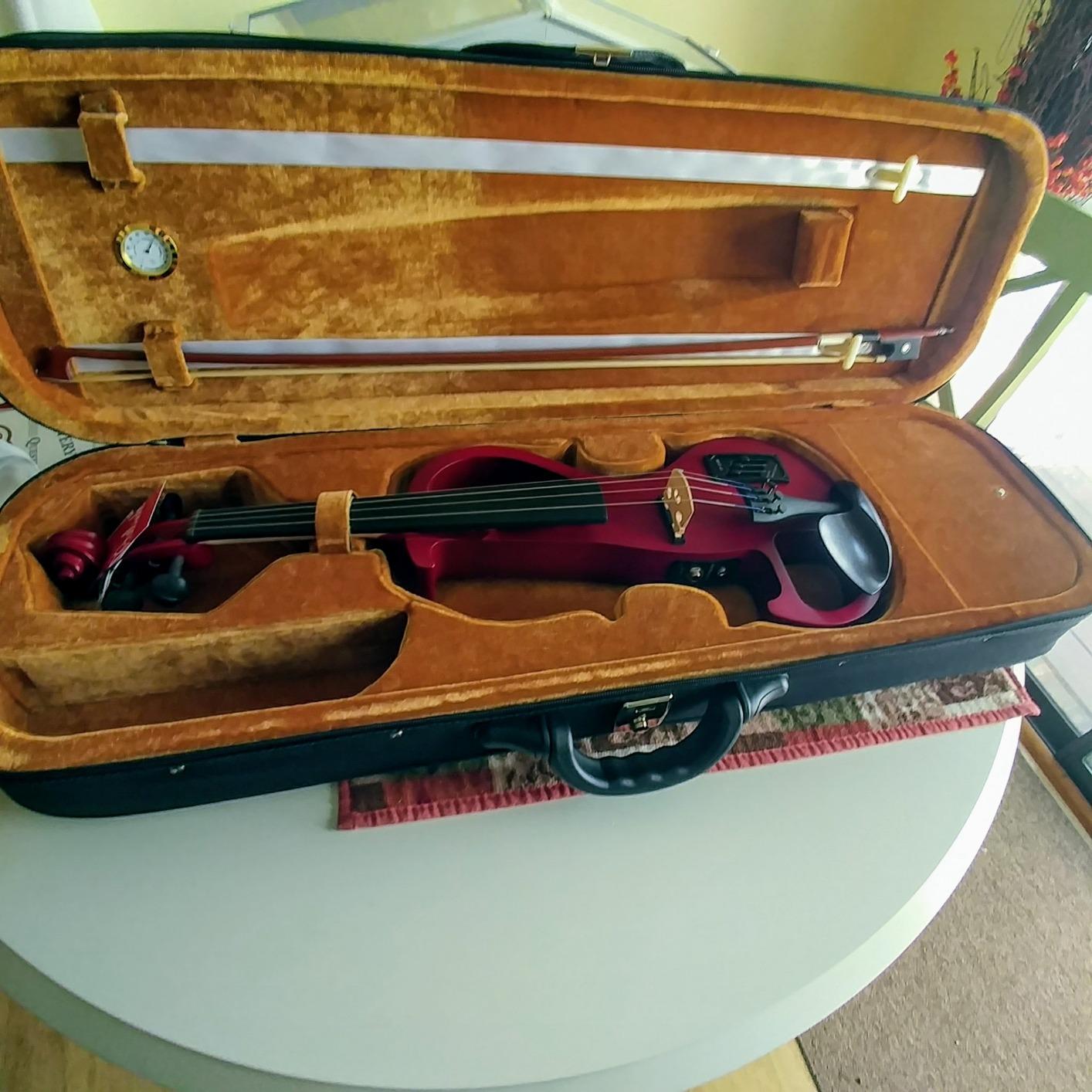 Electric Violin Bunnel Edge Outfit 4/4 Full Size (RED) - With Carrying Case and Accessories - Mini Amp - Headphone Jack - Piezo ceramic pick-up - from Kennedy Violins customer photo 1