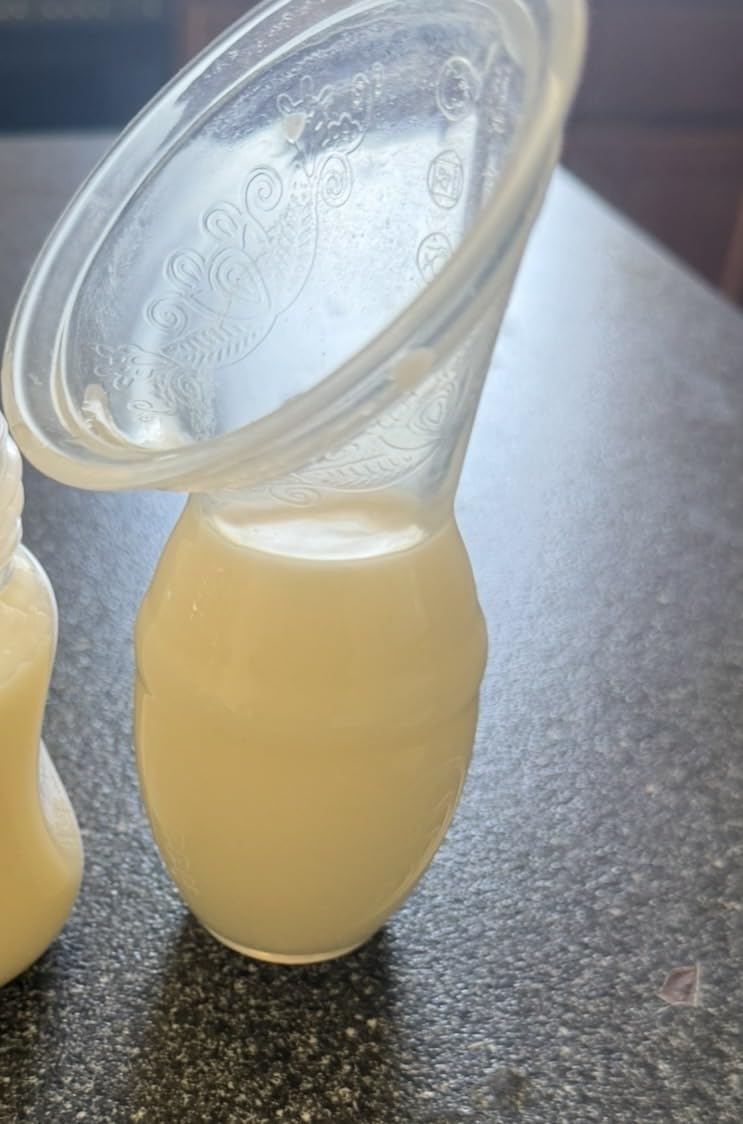 haakaa Manual Breast Pump for Breastfeeding 4oz/100ml customer photo 2